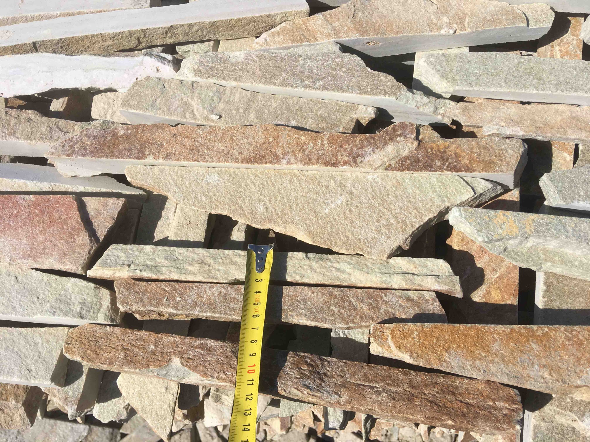 Горбушка златолит золотистый для облицовки купить в Владимирской области