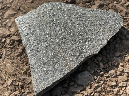 Плитняк златолит Уральский для цоколя, отмостки купить в Владимирской области