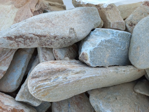 Златолит жёлтый, жёлто-зелёный глыбки и валуны для ланшафтного дизайна купить в Владимирской области