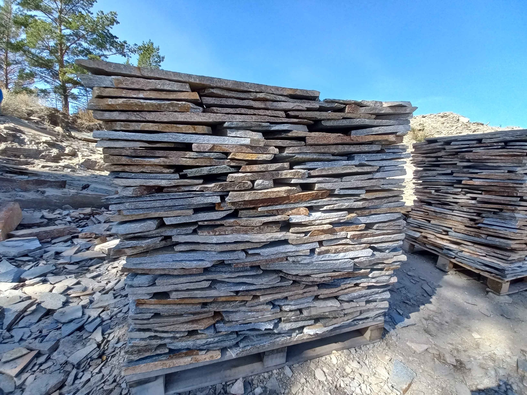 Плитняк златолит серебристый для фасада купить в Владимирской области