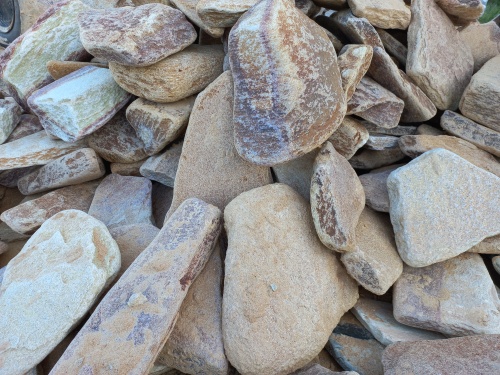 Златолит жёлтый, жёлто-зелёный глыбки и валуны для ланшафтного дизайна купить в Владимирской области