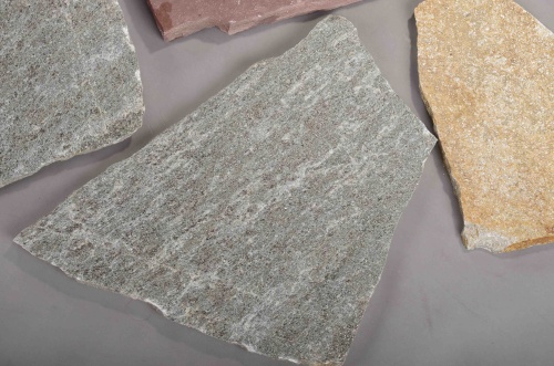 Плитняк златолит Уральский для цоколя, отмостки купить в Владимирской области