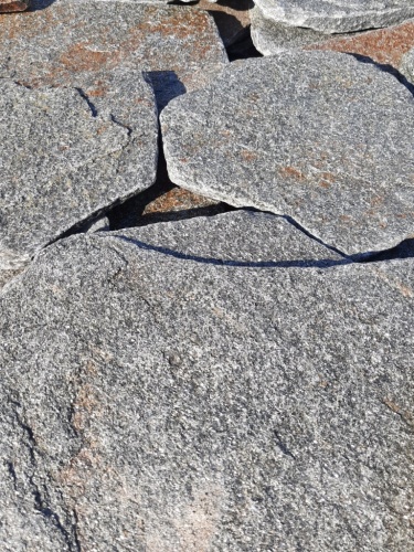 Златолит серебристый галтованный для лестниц купить в Владимирской области